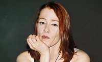Suzanne Vega – Flying With Angels (2025)